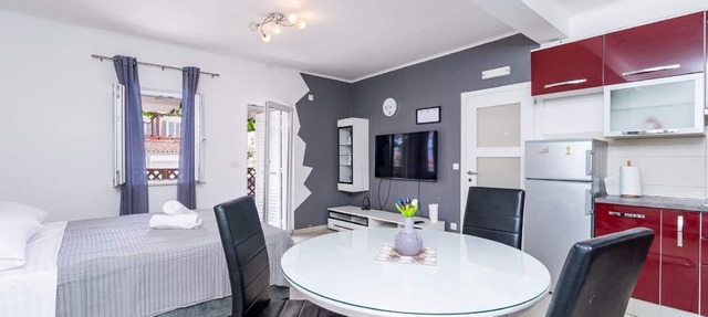 Studio Apartment Feather - Studio Apartment with Terrace in Dubrovnik