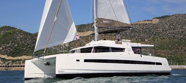 Sun-Kissed Sailing Adventure in Islas Sarónicas in Alimos