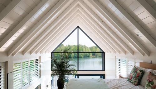 The Boathouse - Romantic Glass Lodge - Hot Tub in South Cerney