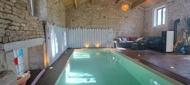 The charming 4-star La KATORA residence with a heated indoor pool in Angles