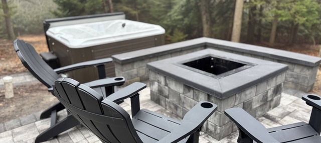 The Hangout Haven - theater, pickleball, ping pong, hot tub, karaoke, games in Long Pond