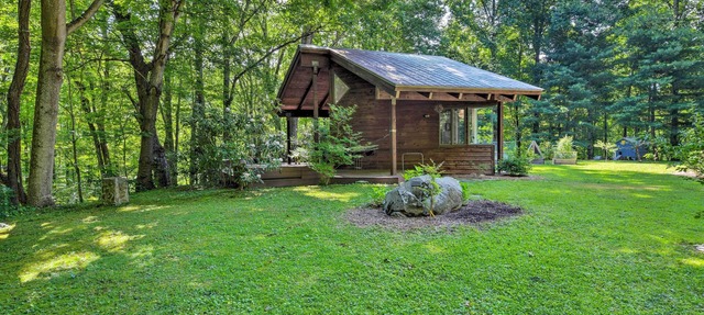 Tree-Lined Robbinsville Studio, Near Trails! in Robbinsville