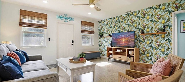 Tropical Escape near Beach! Tons of parking! in Delray Beach