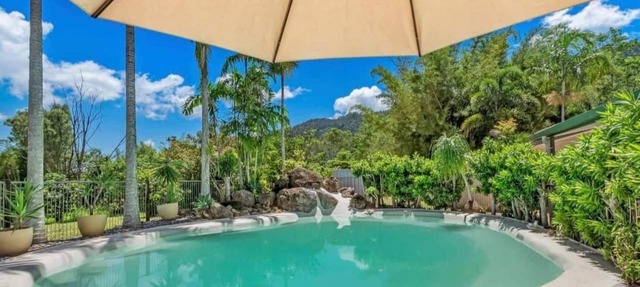 Tropical self contained Villa in Riordanvale