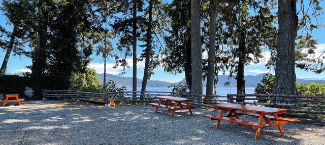 Two Cottages on Waterfront Property with Beach Access - Sleeps 10 in Sooke