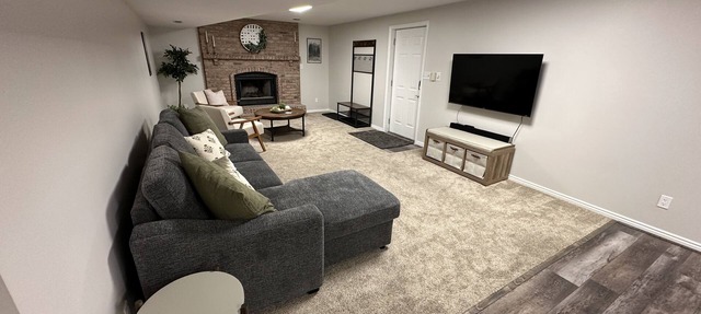 Updated, cozy private basement suite - 25 min to skiing in Sandy