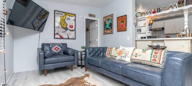 Vintage Eclectic Home Near Sacramento Airport in Antelope