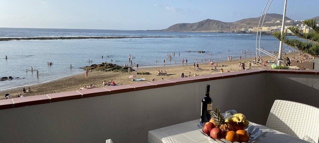Vista Dorada al mar balcón-Wifi By Canariasgetaway in Las Palmas de Gran Canaria