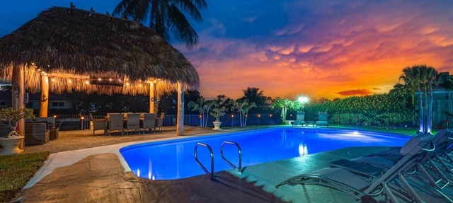 Waterfront Oasis | Heated Pool, MiniGolf, TikiHut in Lake Worth