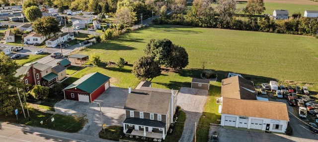 Windmill Abode - Modern 3BR Getaway w/Fire Pit in Lebanon