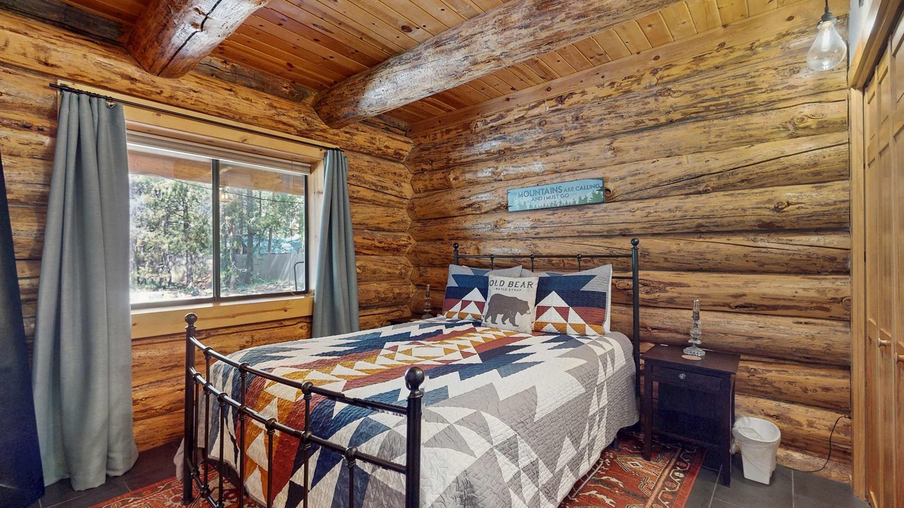 Photo of Bedroom in Oregon Water Wonderland