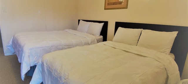 Country Place Inn And Suites in White Haven