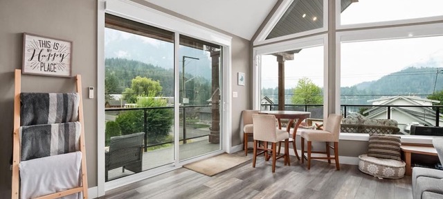Escape to Serenity: Lake Retreat with Majestic Mountain Views! in Hope