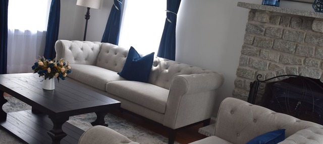 Spacious home for entertaining, centrally located to beach, ferry, and airport. in Edgartown