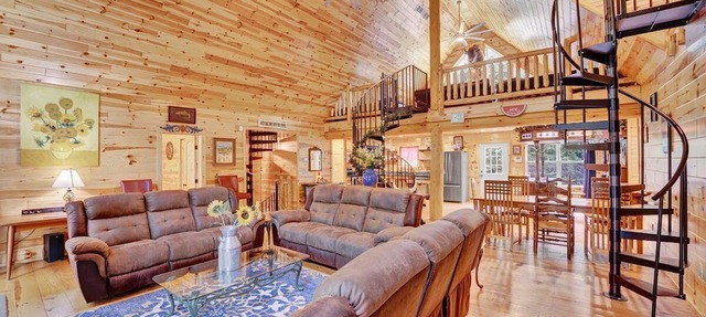 Log Cabin 2 acre borders Lehigh River & Trail- Gameroom, 2 Bars, Fire Pit, decks in White Haven