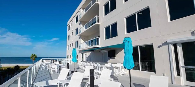 Breathtaking Gulf Facing Condo Hotel Suite in Clearwater