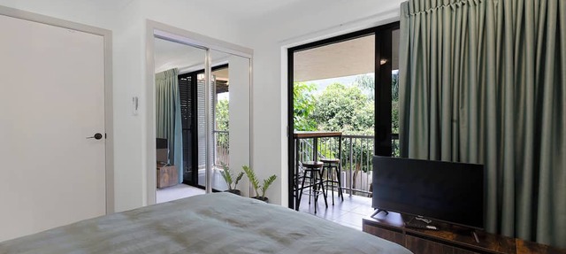 The Heart Stay at Airlie Beach - the heart of the Great Barrier Reef. in Jubilee Pocket