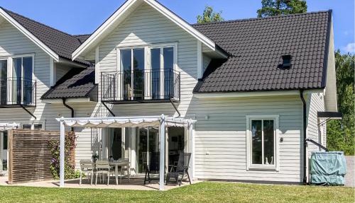 Nice Home In Västervik With Lake View in Västervik