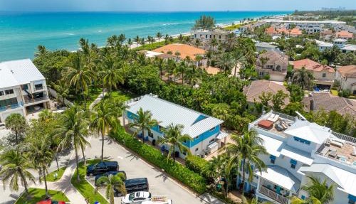 Modern Lux Seaside 100 Ft to Juno Beach in Juno Beach